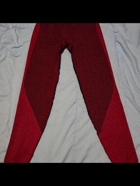PINK Victoria's Secret Two-Tone Red Leggings